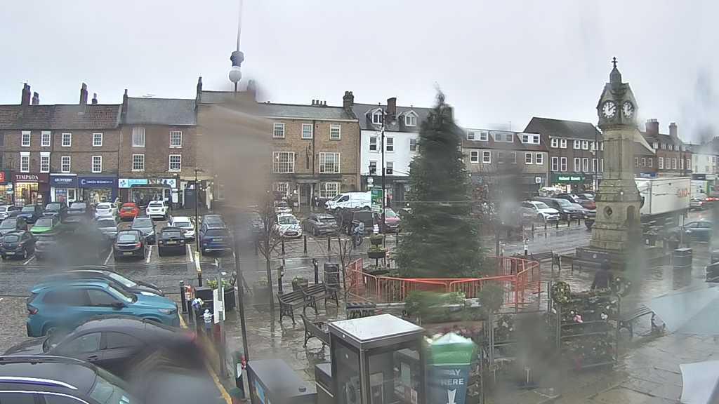 Thirsk webcam overlooking the Market Place