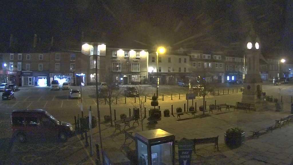 Thirsk webcam overlooking the Market Place
