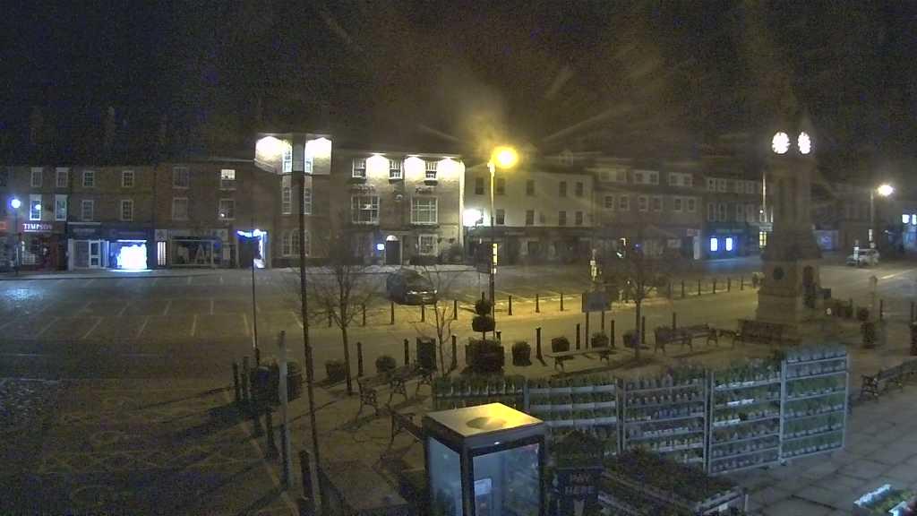 Thirsk webcam overlooking the Market Place