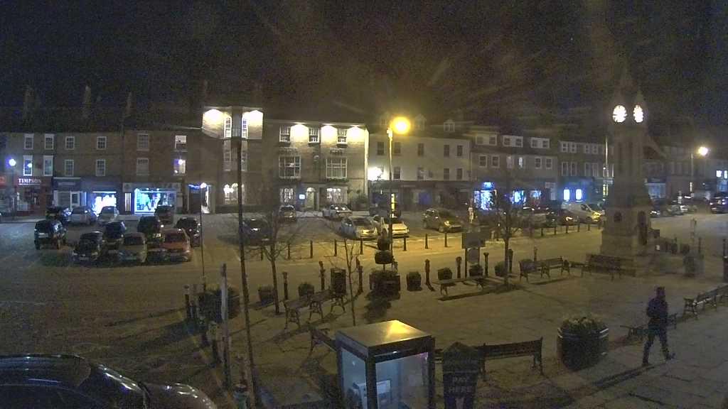 Thirsk webcam overlooking the Market Place