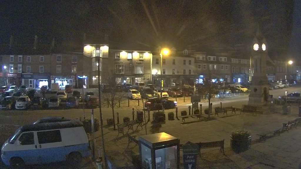 Thirsk webcam overlooking the Market Place
