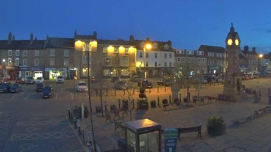 Thirsk webcam overlooking the Market Place