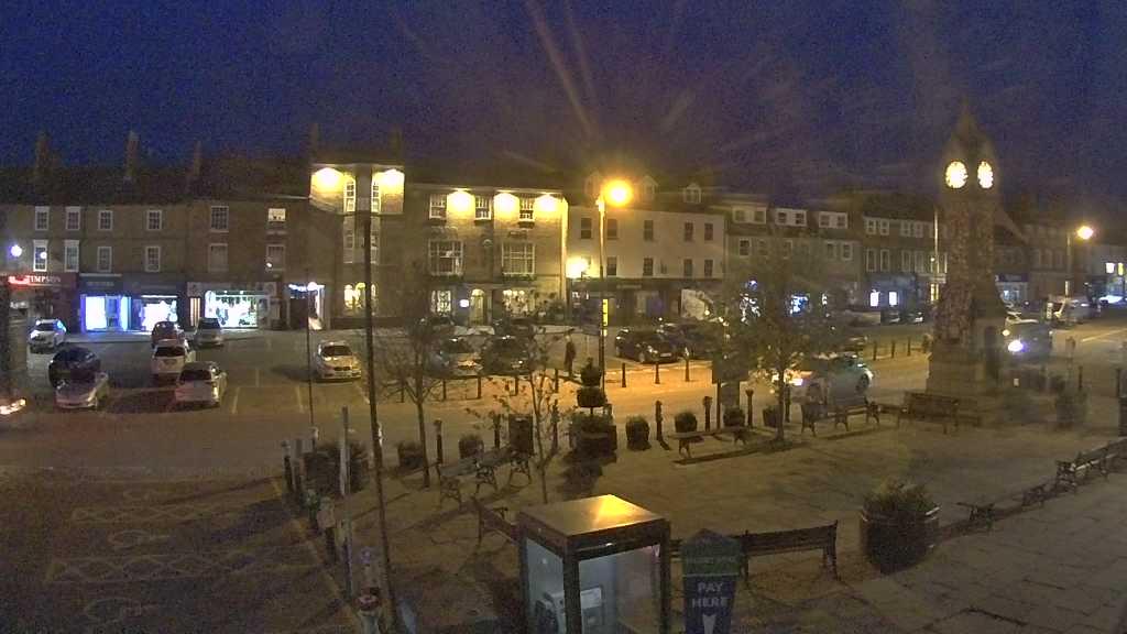 Thirsk webcam overlooking the Market Place