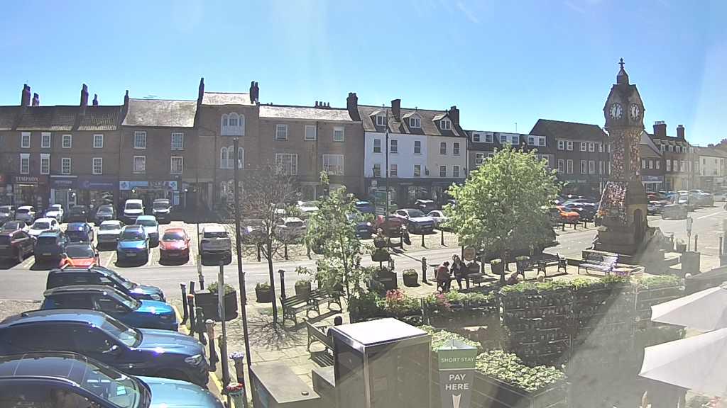 Thirsk webcam overlooking the Market Place