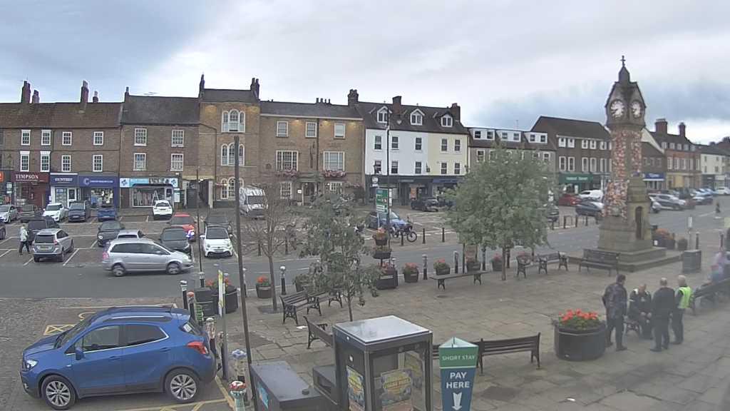 Thirsk webcam overlooking the Market Place